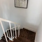 Second Floor Apartman *