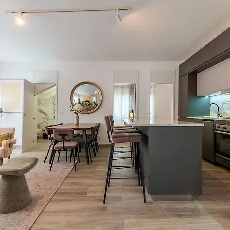 Second Floor Apartman Carregado