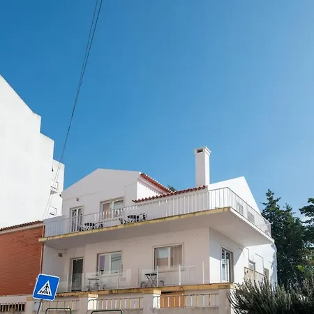 Second Floor Apartman Carregado