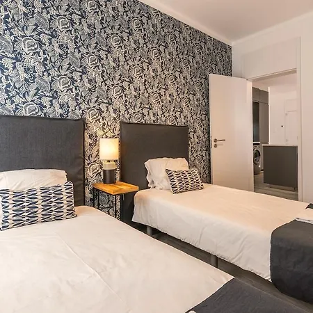 Second Floor Apartman Carregado