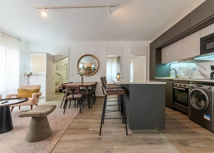 Second Floor Appartement Carregado