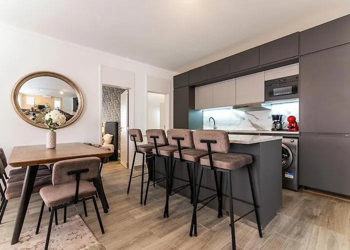 Second Floor Apartman Carregado