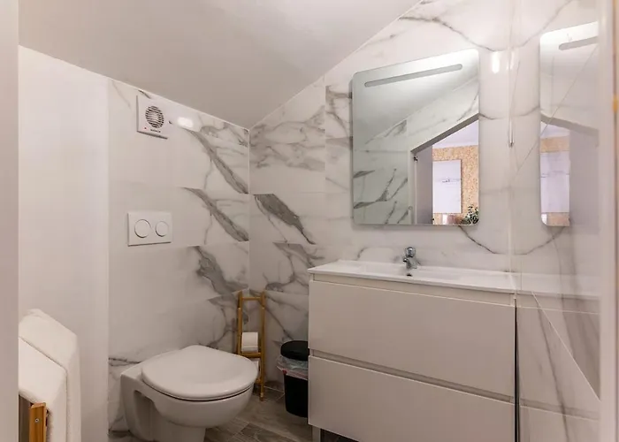 Second Floor Appartement