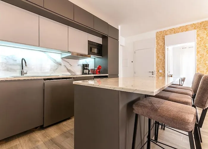 Second Floor * Carregado